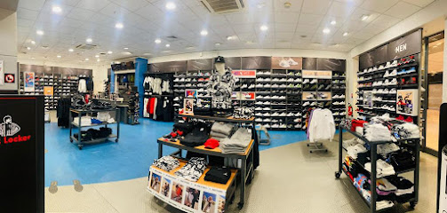 Photo Foot Locker
