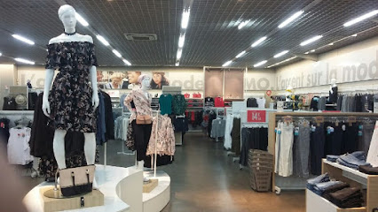 Photo GEMO CHAMBERY Chaussures et Vêtements