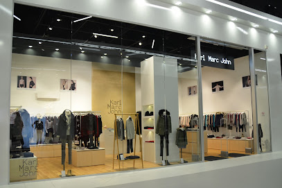 Photo KARL MARC JOHN