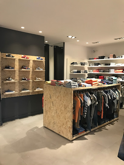 Photo TRENCH by KOLORZ homme femme