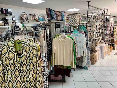 Photo A.Woman & Home