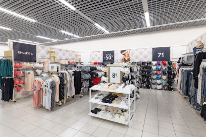 Photo GEMO CHATEAUBRIANT Chaussures et Vêtements