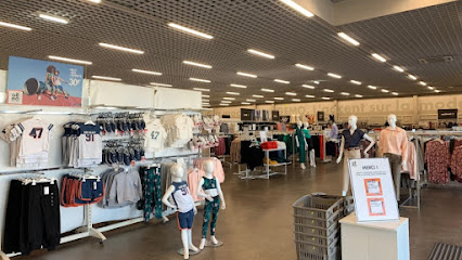 Photo GEMO MONTLUCON Chaussures et Vêtements