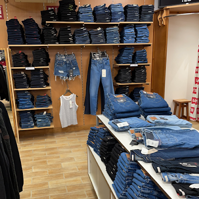 Photo Outfit. Magasin de vêtements homme et femme Amilly Montargis