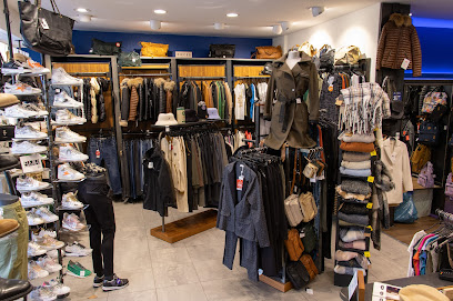 Photo Seven's Salon-de-Provence