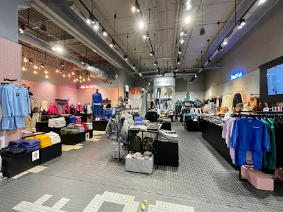 Photo SIXTH JUNE PARIS - Aéroville