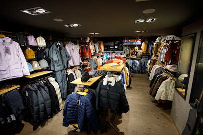 Photo Quiksilver Store Arc 1800