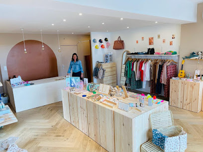 Photo Boune Family Store