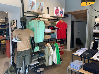 Photo Peinturier Cherbourg : vêtement homme