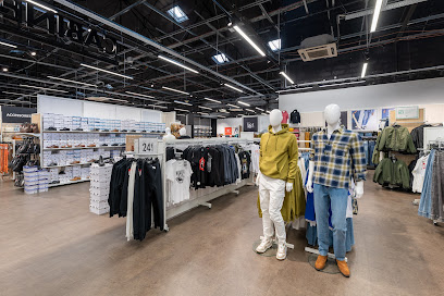 Photo GEMO LYON - ST PRIEST Chaussures et Vêtements