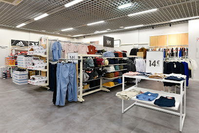 Photo GEMO BOUT DU PONT DE L'ARN Chaussures et Vêtements