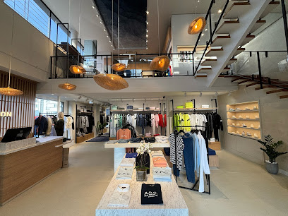 Photo L'Aiglon vêtements Homme et Femme Lorient