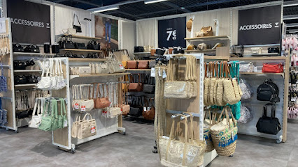Photo GEMO LILLE ENGLOS Chaussures et Vêtements