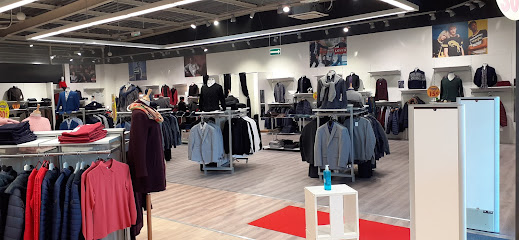 Photo ROCADE - Prêt à porter Femme/Homme/Enfant/Jeannerie