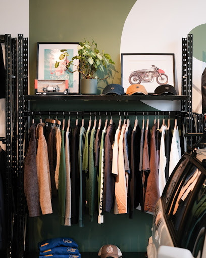 Photo Deus Ex Machina Hossegor - The Souvenir of Tenacity