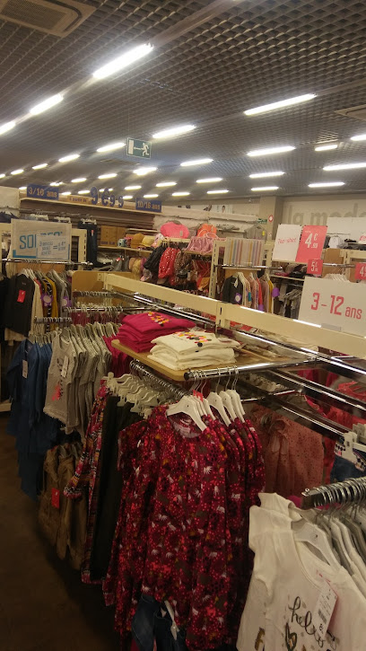 Photo GEMO LIVRY GARGAN Chaussures et Vêtements