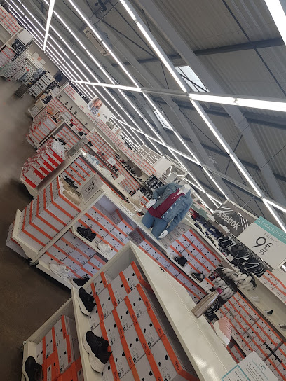 Photo GEMO BARBEZIEUX Chaussures et Vêtements