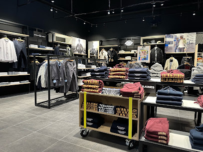 Photo Blackstore Callian