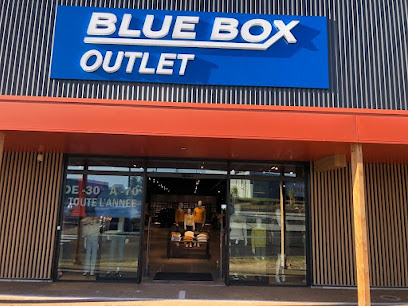 Photo Blue Box Outlet