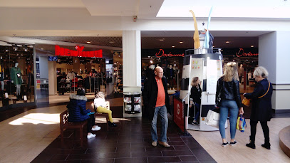 Photo Newyorker » Centre commercial Le Phare de l’Europe