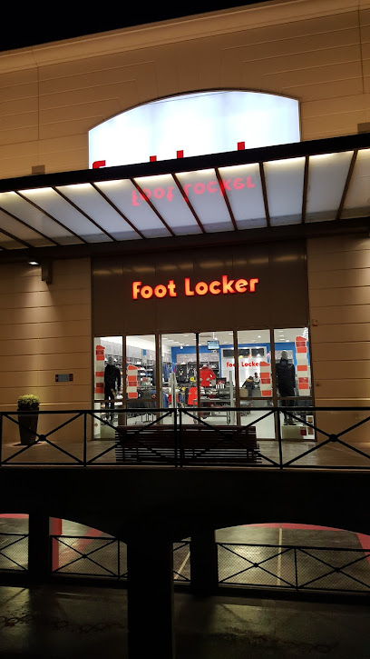 Photo Foot Locker