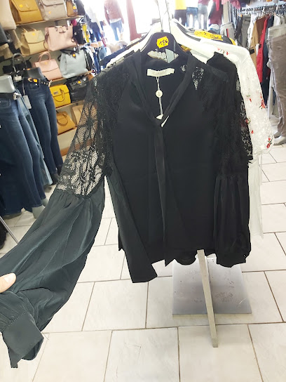 Photo Vêtements homme et femme mixte