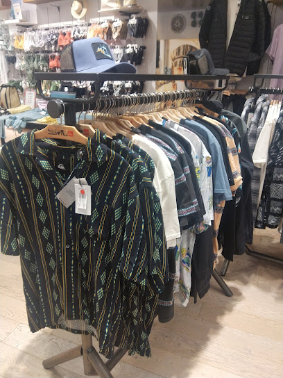 Photo Quiksilver Roxy DC Shoes